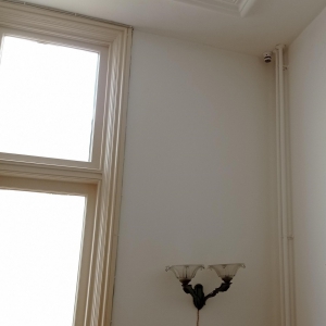 Rookmelder boven in plafond